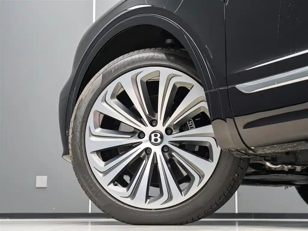 Bentley Bentayga 2026 из CN, фото 8