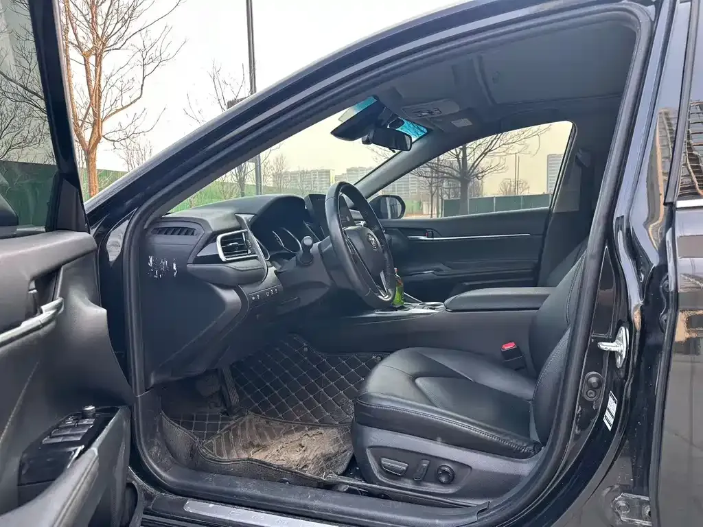 Toyota Camry 2023 из CN, фото 5