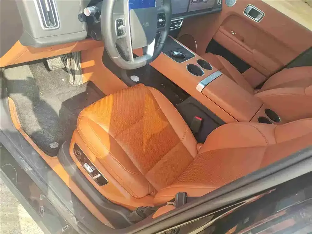 Li Auto L8 — фото 3