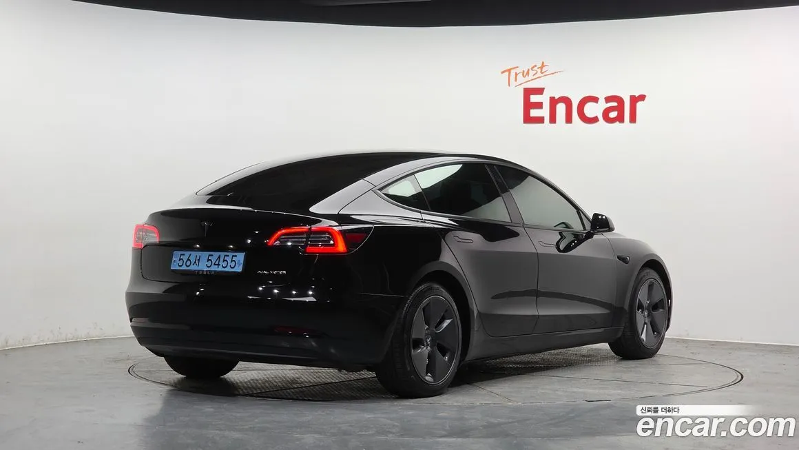 Tesla Model 3 — фото 9