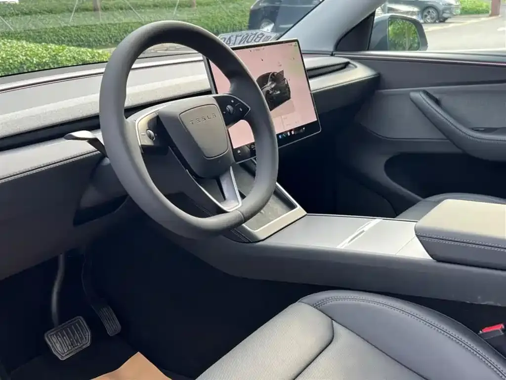 Tesla Model Y 2025 из CN, фото 7