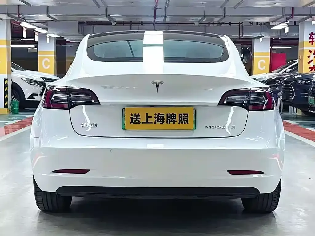 Tesla Model 3 — фото 10