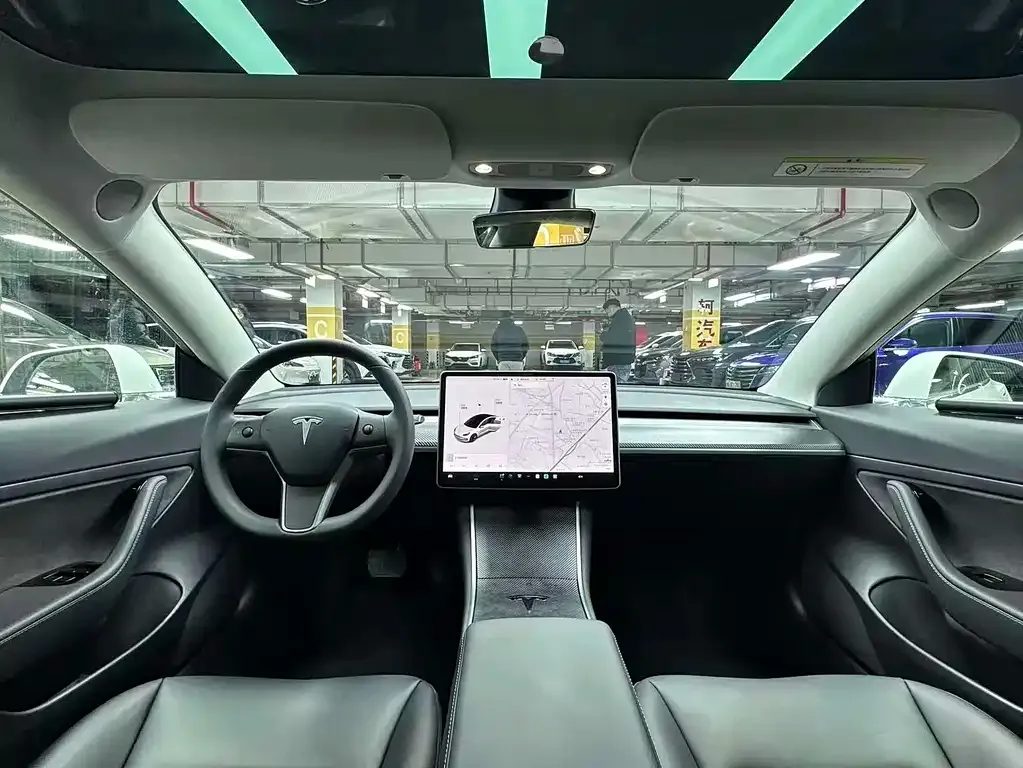 Tesla Model 3 — фото 8