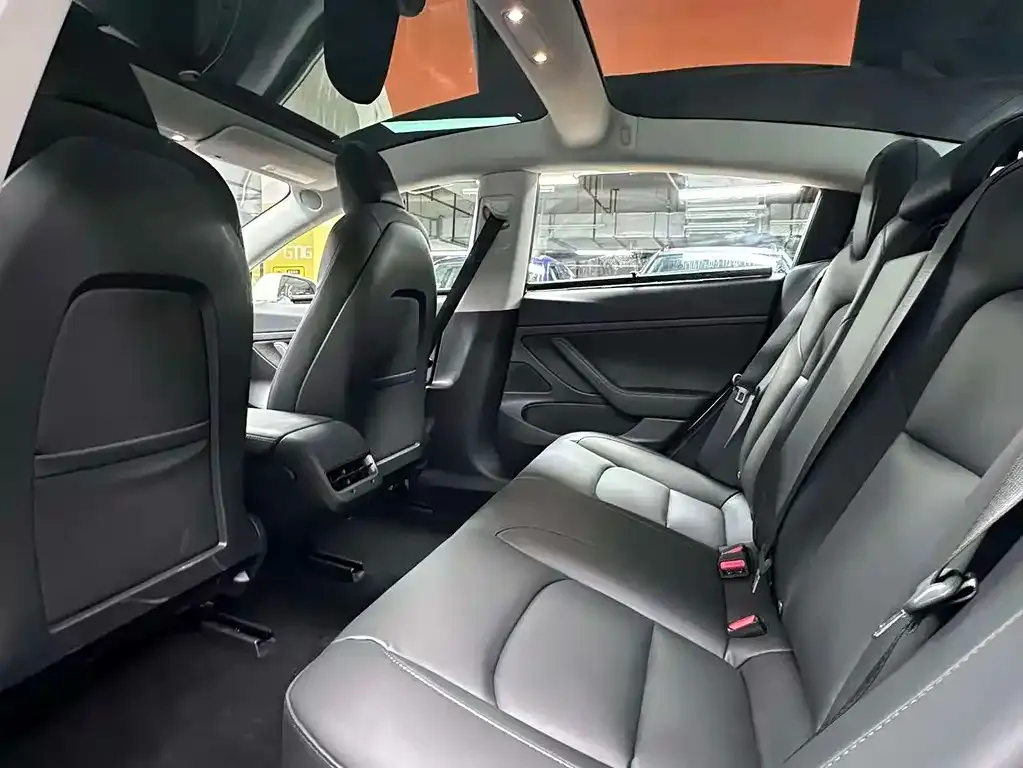 Tesla Model 3 — фото 4