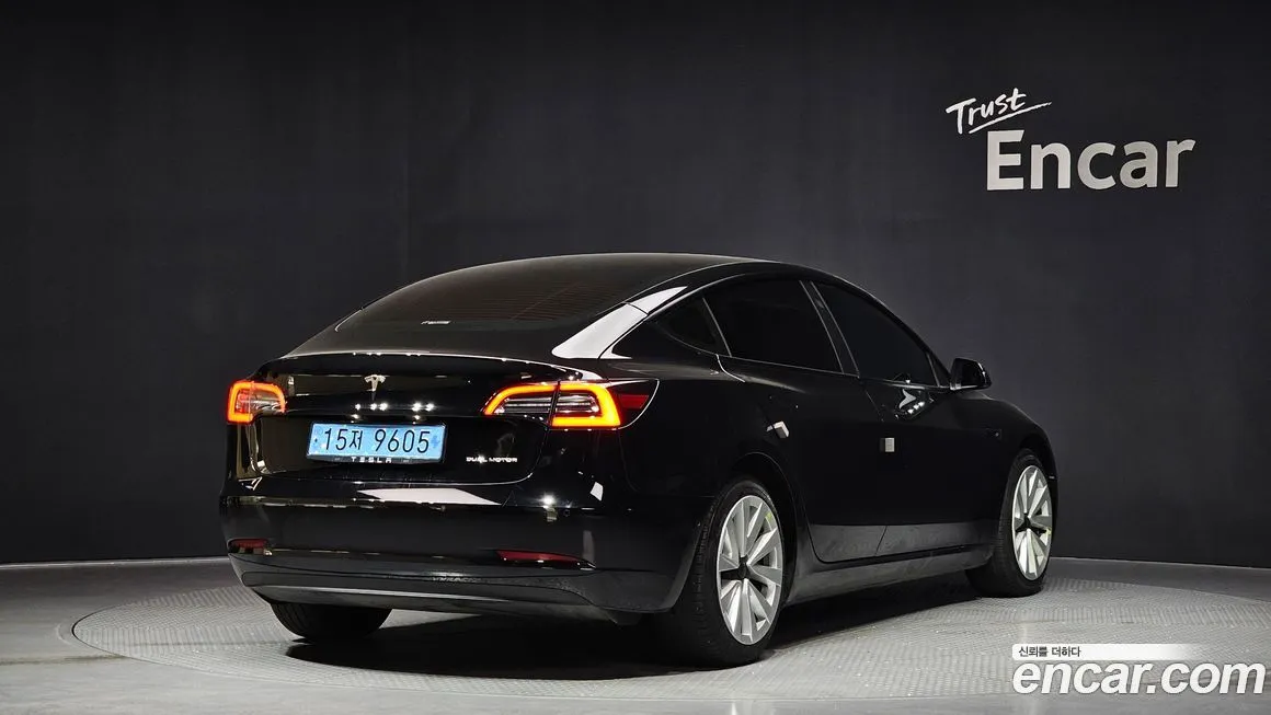 Tesla Model 3 — фото 10