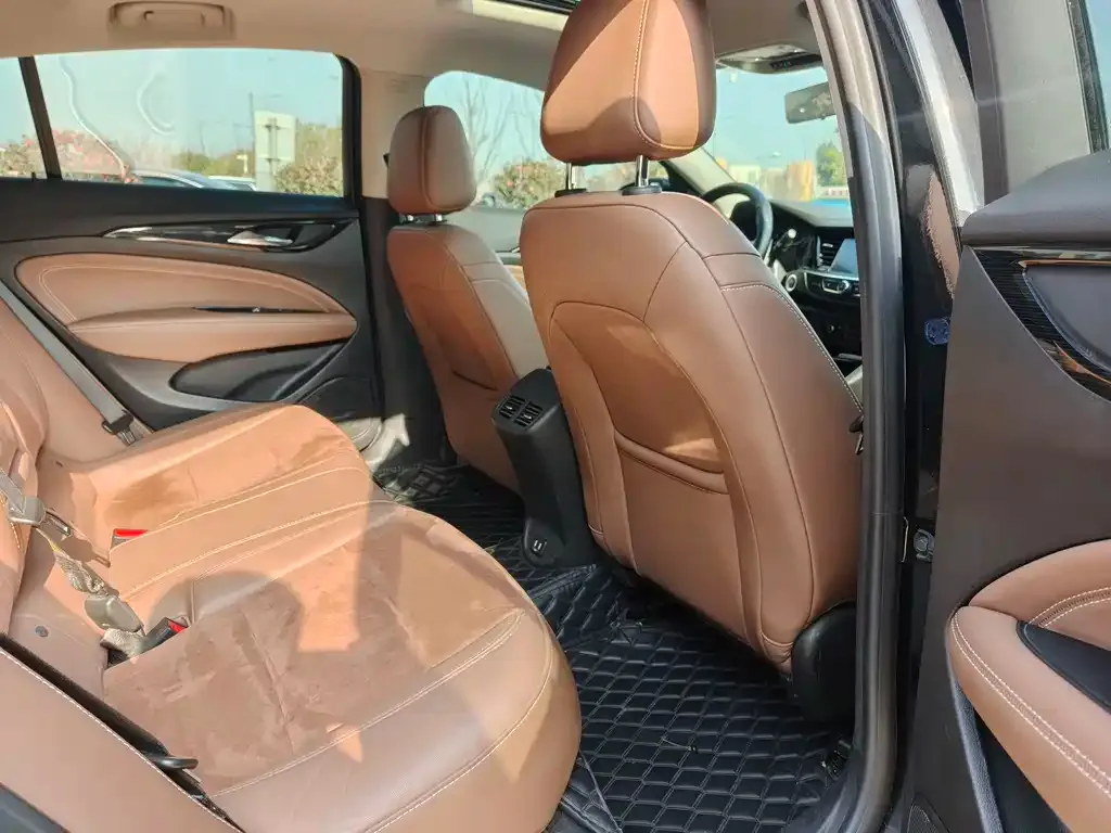 Buick Regal 2022 из CN, фото 3