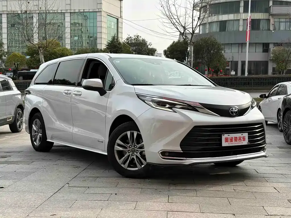 Toyota Sienna 2023 из CN, фото 10