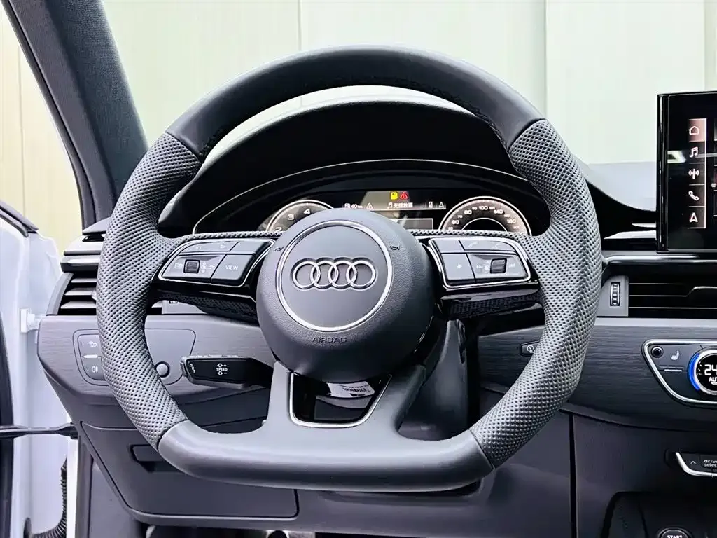 Audi A4L 2024 из CN, фото 8