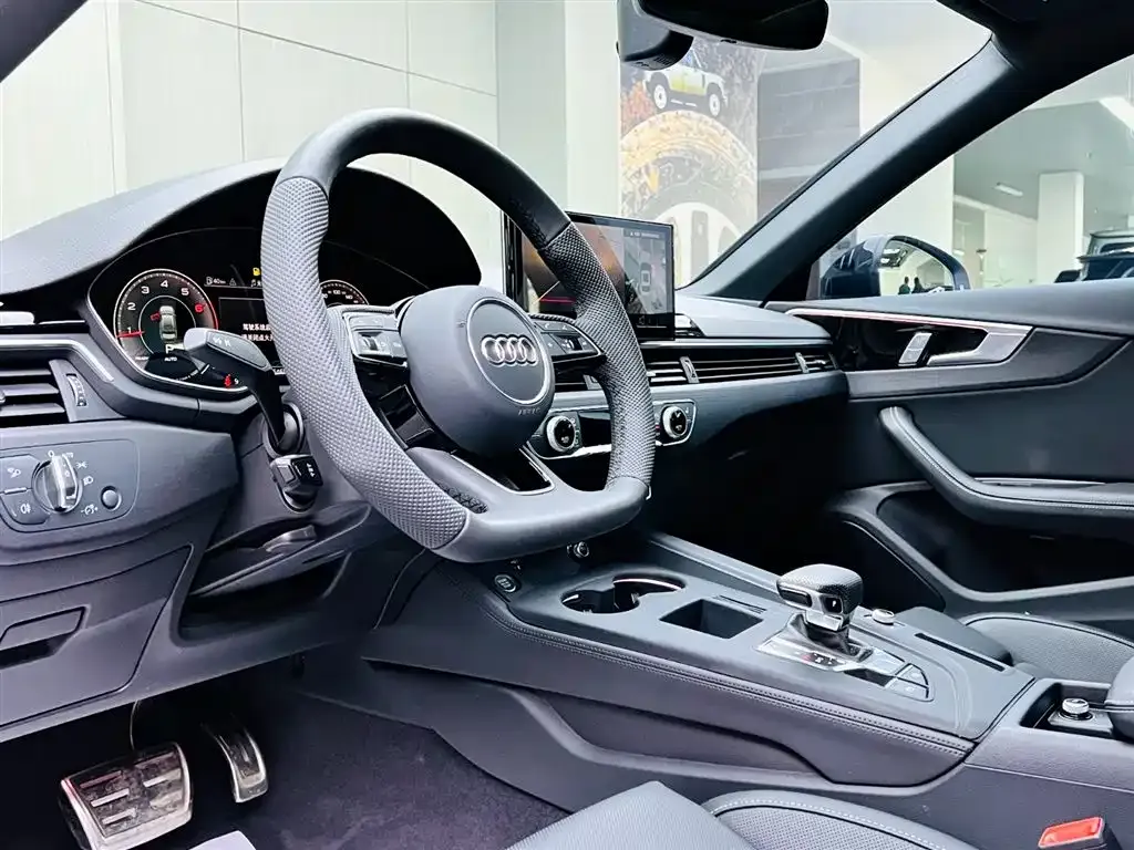Audi A4L 2024 из CN, фото 9