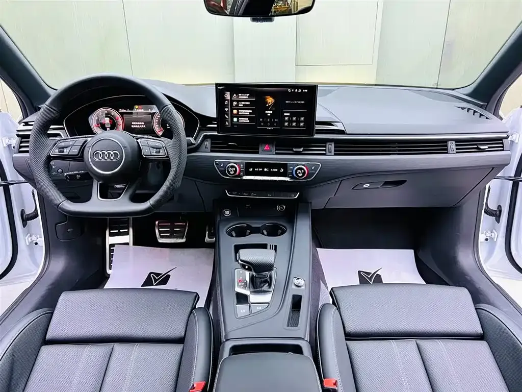 Audi A4L 2024 из CN, фото 10
