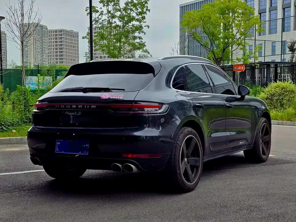 Porsche Macan — фото 10