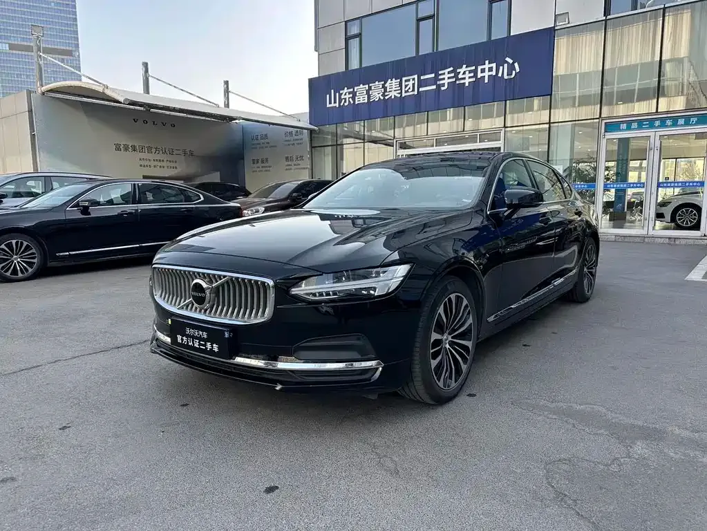 Volvo S90 — фото 1