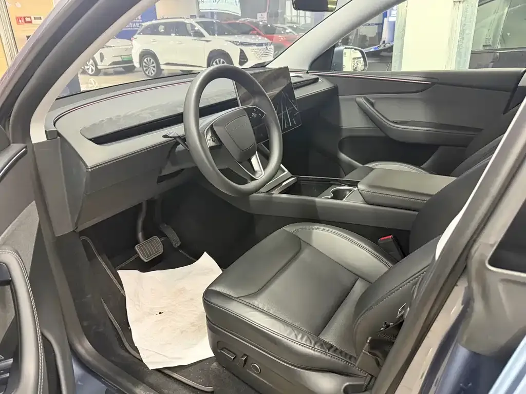Tesla Model Y — фото 2