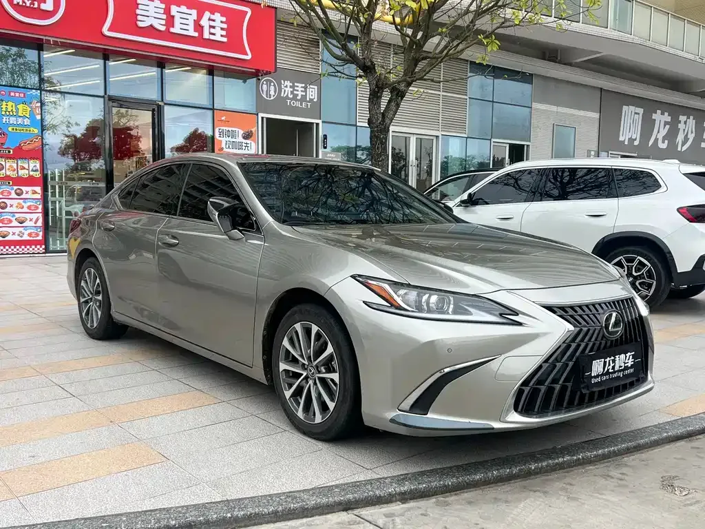 Lexus ES — фото 8
