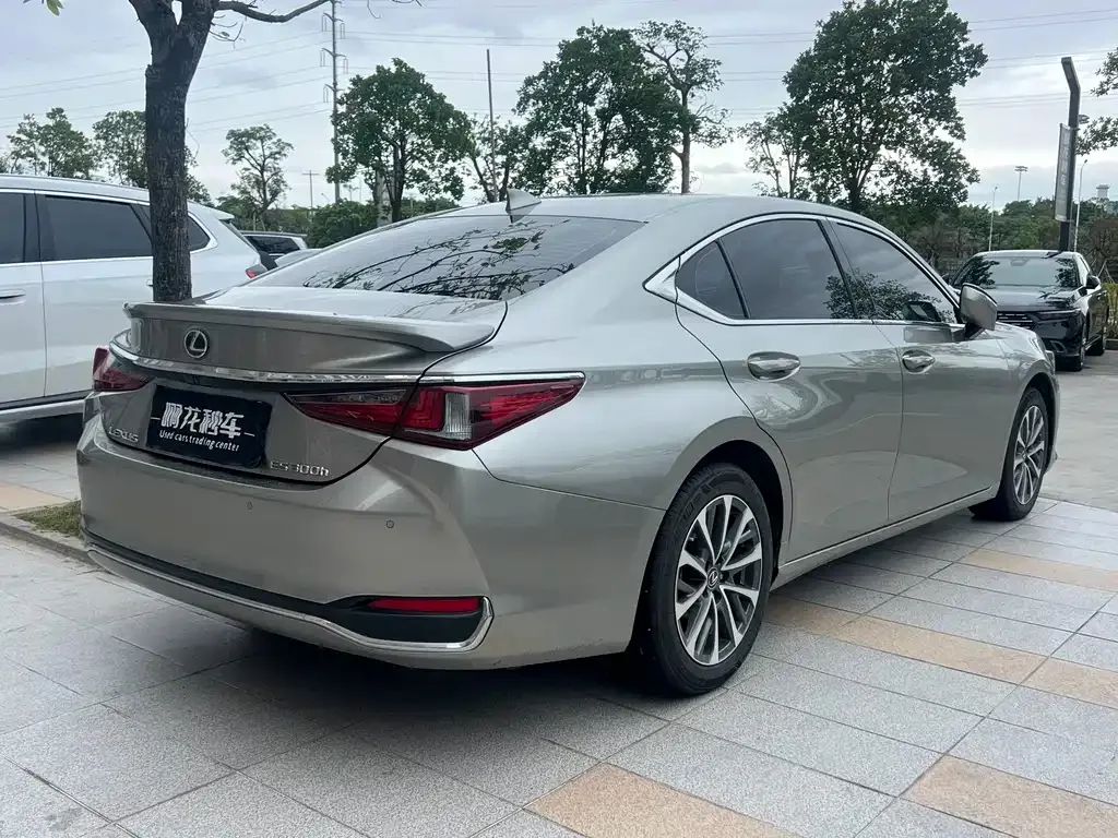 Lexus ES — фото 7