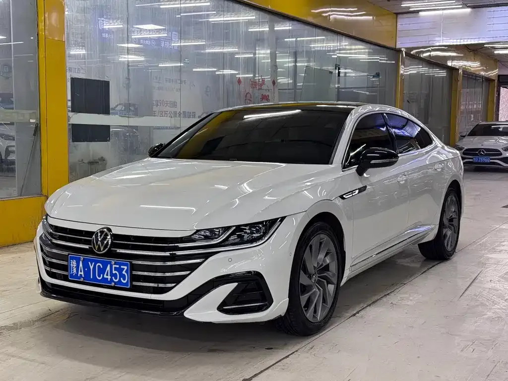 Volkswagen CC 2023 из CN, фото 1