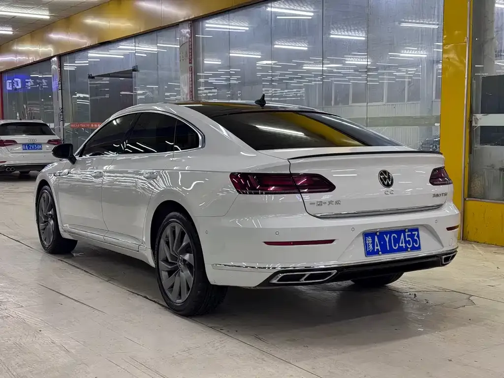 Volkswagen CC 2023 из CN, фото 9