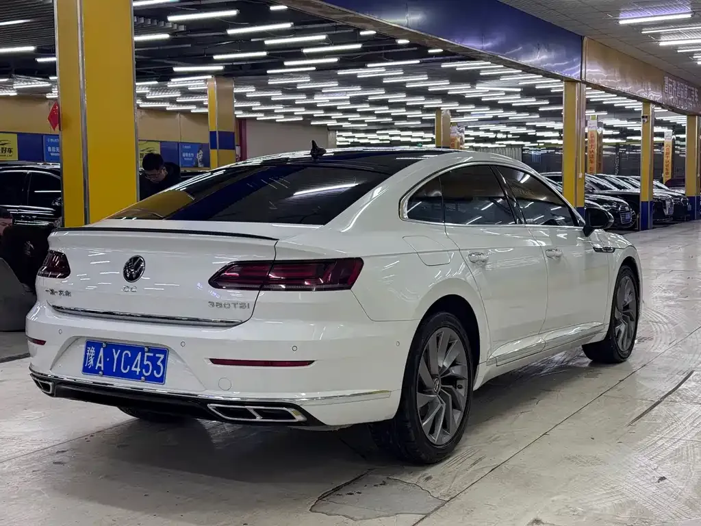 Volkswagen CC 2023 из CN, фото 4