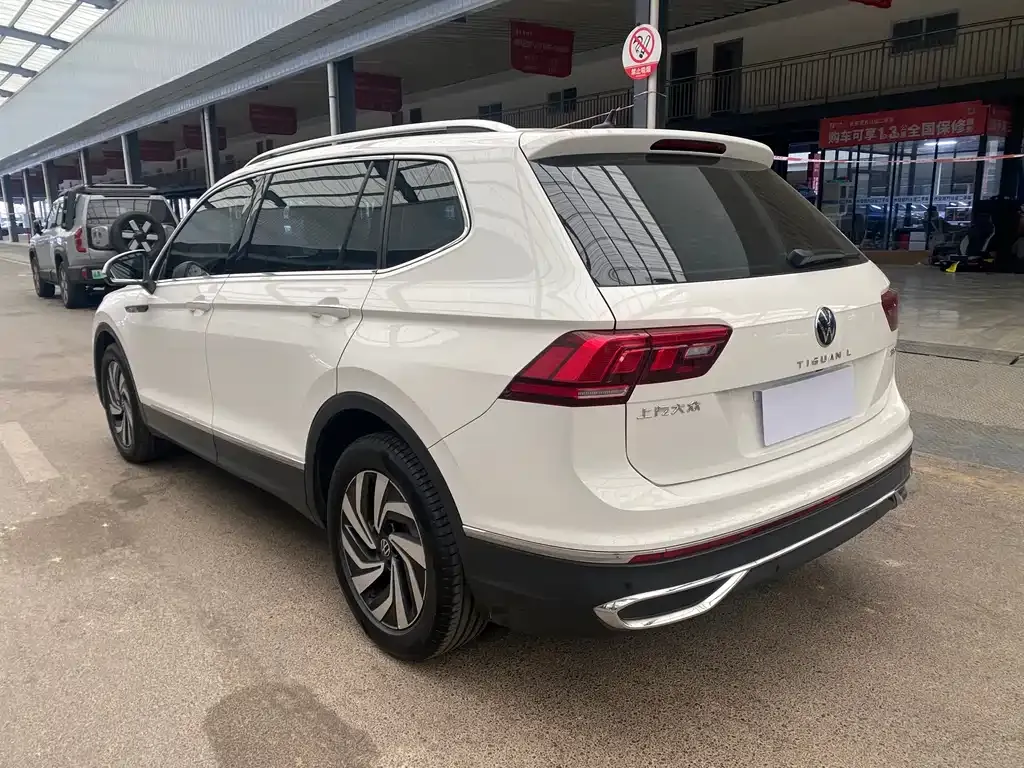Volkswagen Tiguan L — фото 4