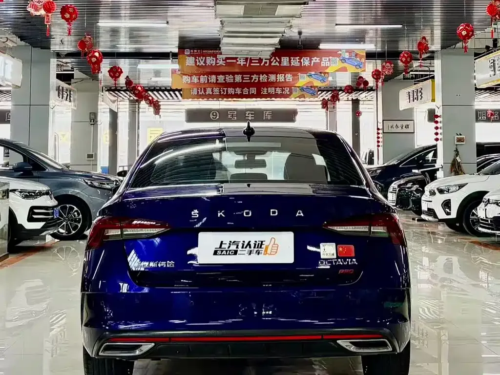 Skoda Octavia — фото 2