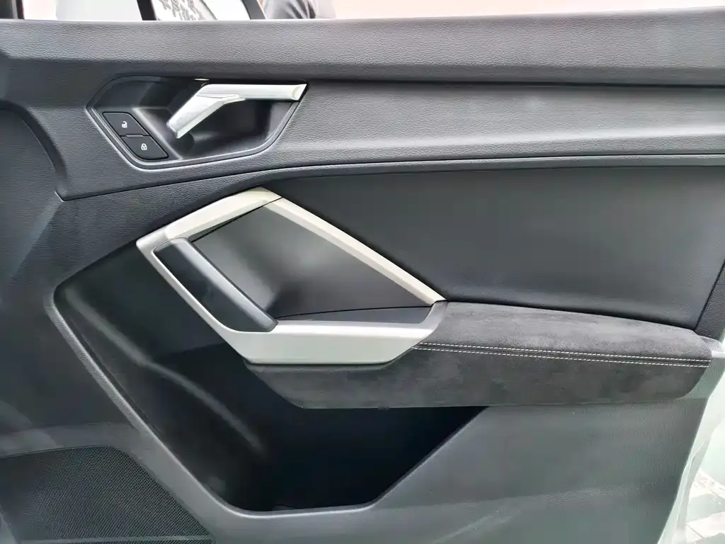 Audi Q3 2021 из CN, фото 3