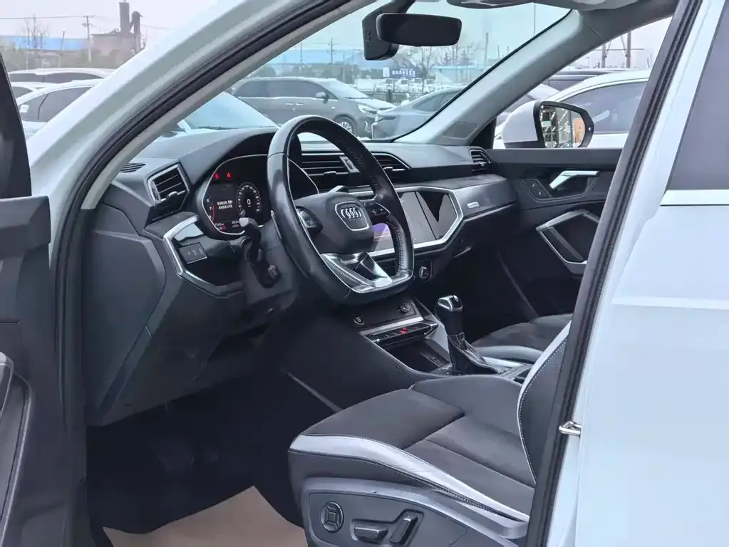 Audi Q3 2021 из CN, фото 10