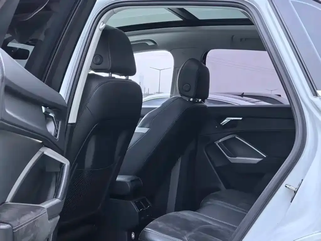 Audi Q3 2021 из CN, фото 9
