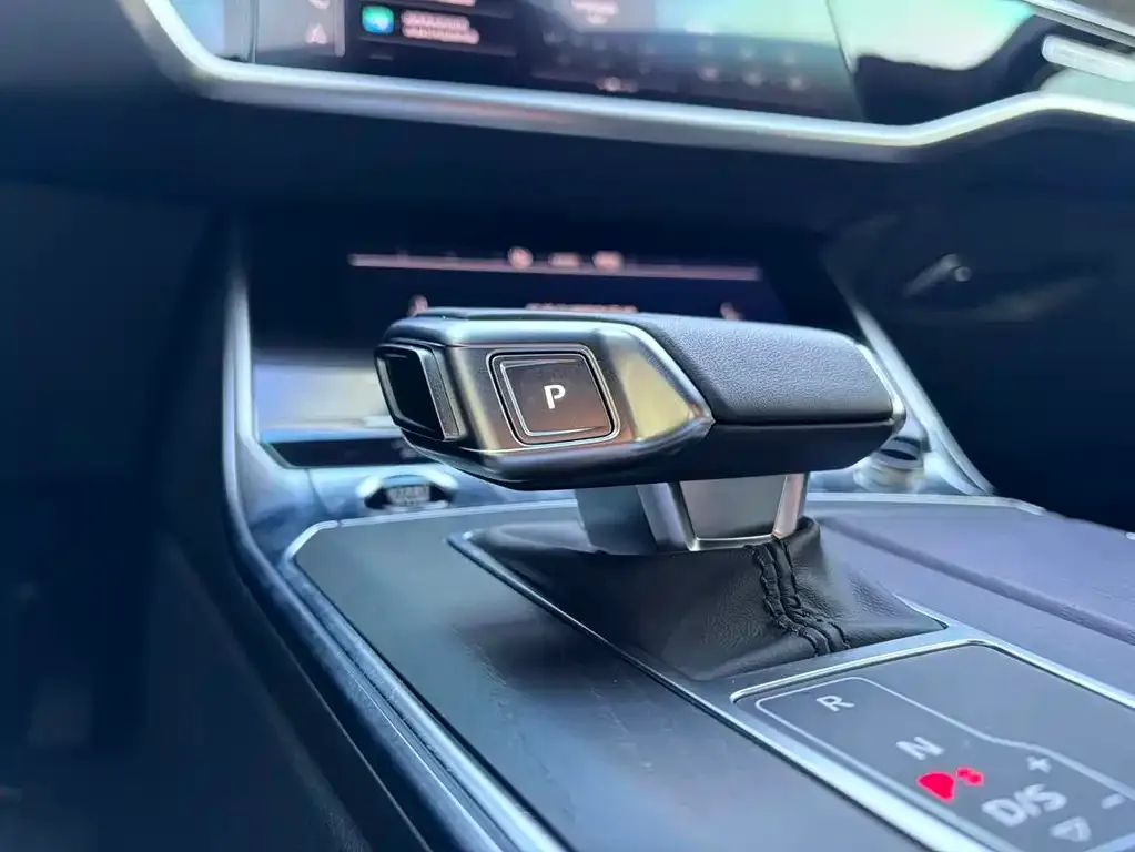 Audi A6L 2024 из CN, фото 3