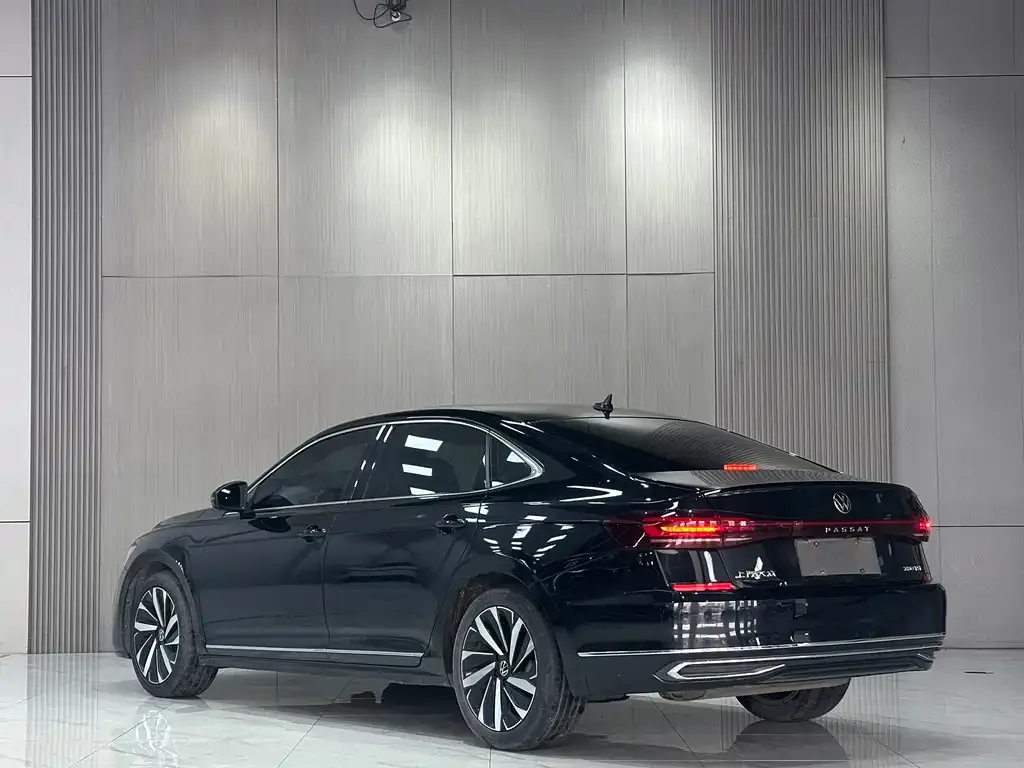 Volkswagen Passat — фото 7