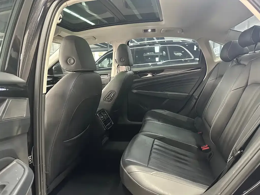 Volkswagen Passat — фото 6
