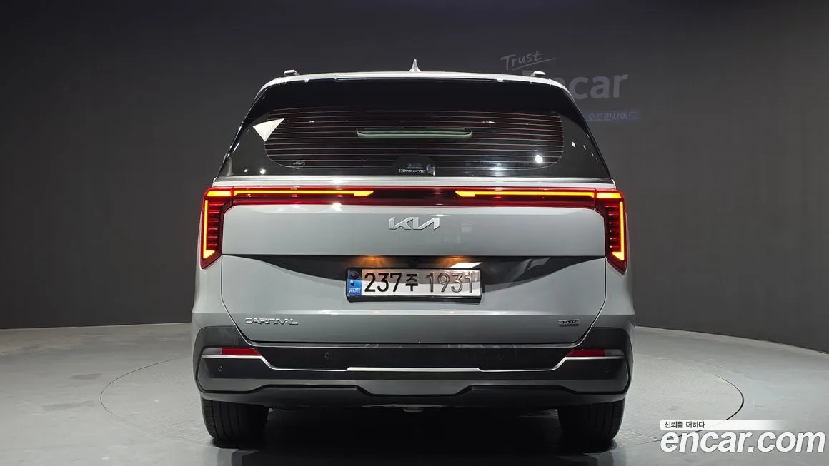 Kia Carnival — фото 5