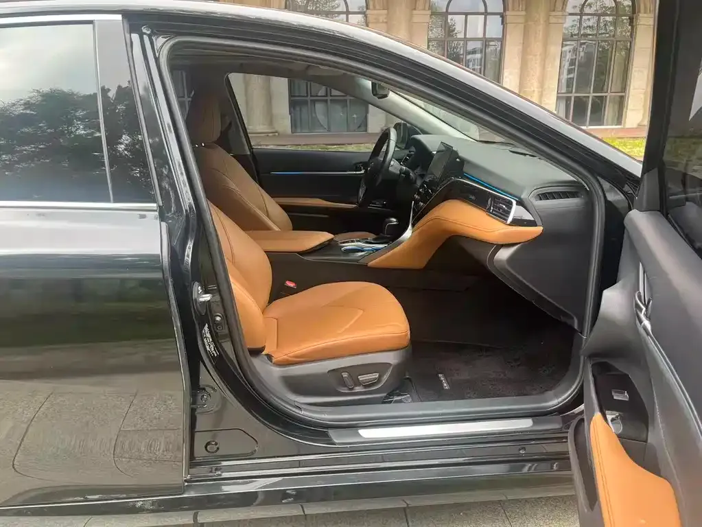 Toyota Camry 2022 из CN, фото 2