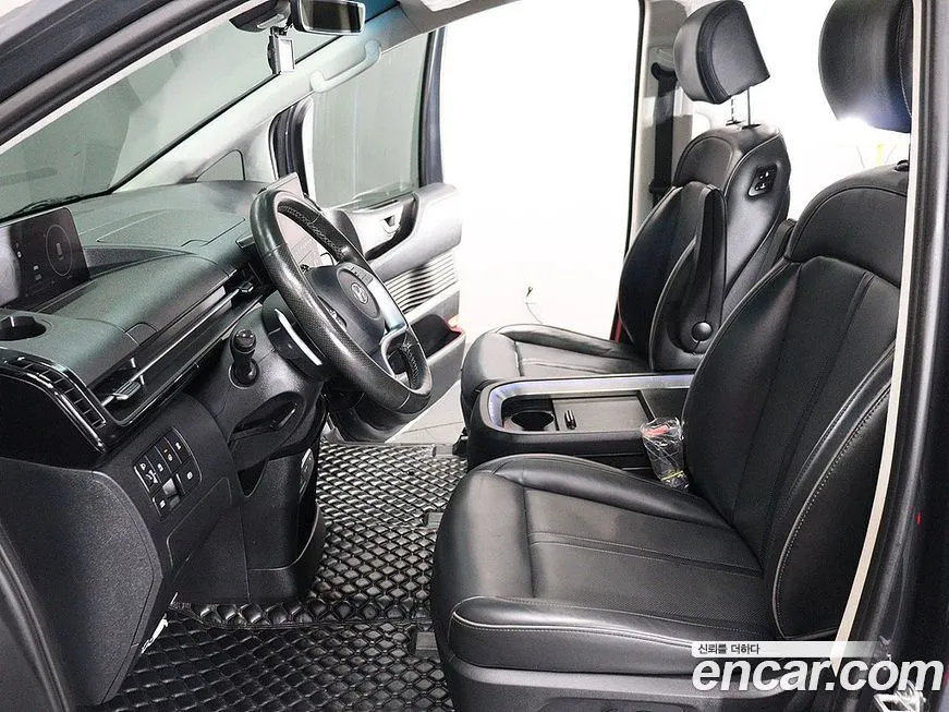 Hyundai Staria — фото 2