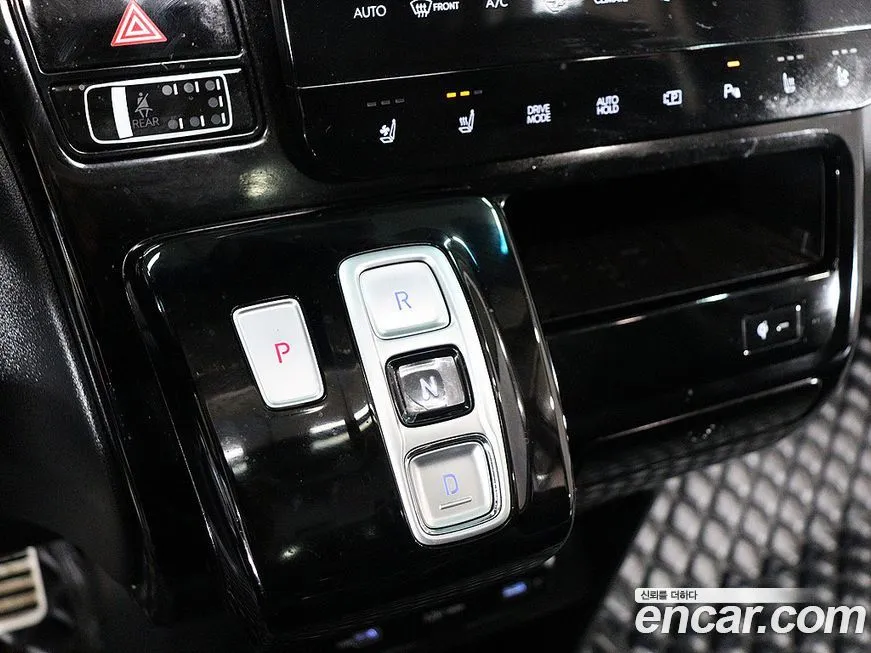 Hyundai Staria — фото 3