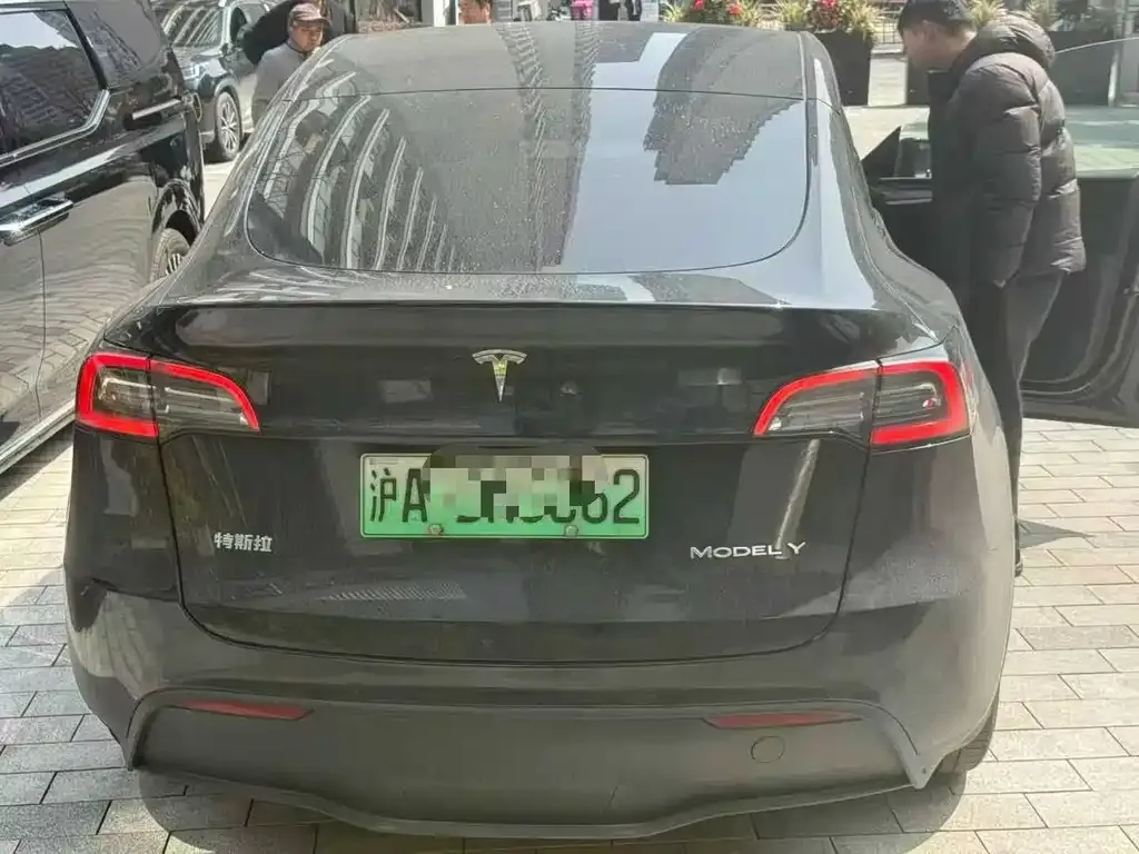 Tesla Model Y — фото 4