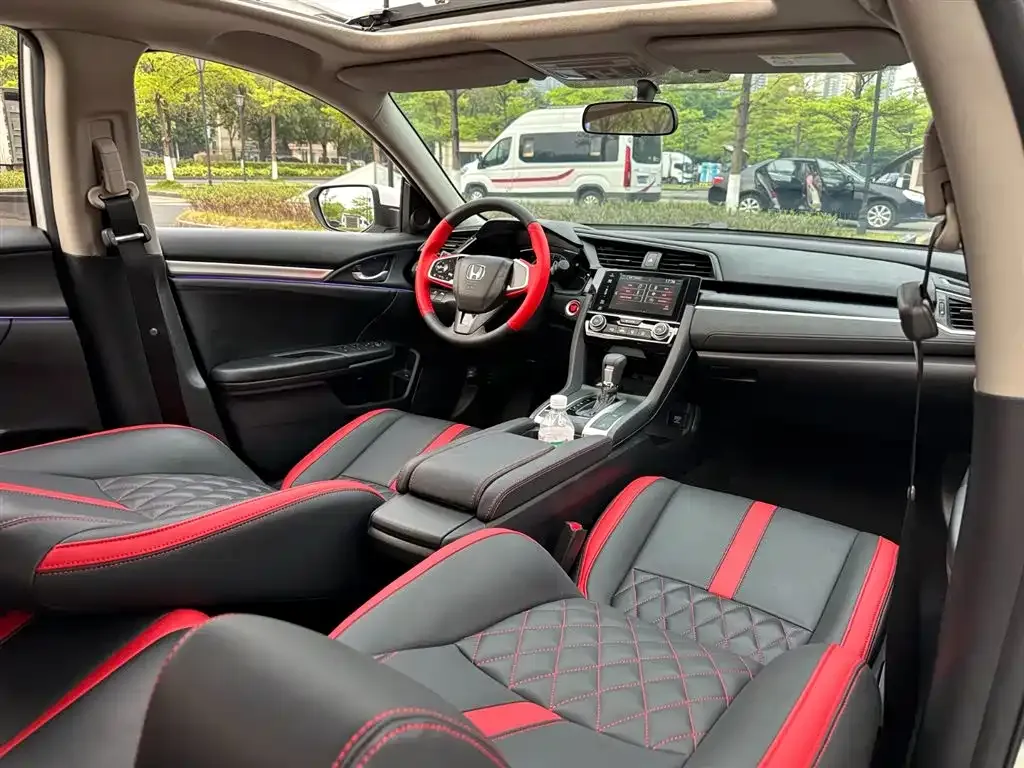 Honda Civic 2021 из CN, фото 2