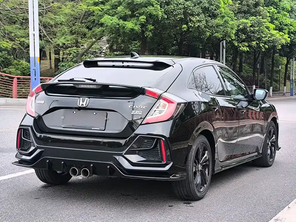 Honda Civic — фото 10