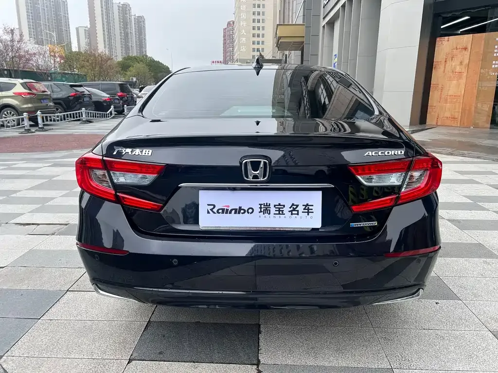 Honda Accord — фото 10
