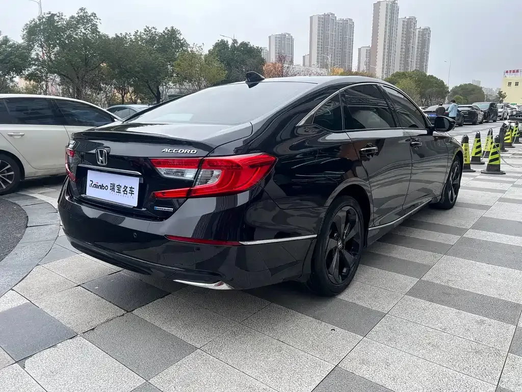 Honda Accord — фото 3