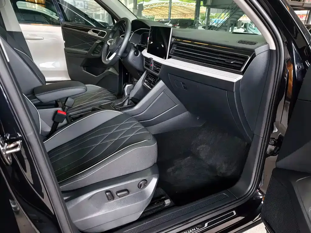 Volkswagen Tiguan L 2025 из CN, фото 10