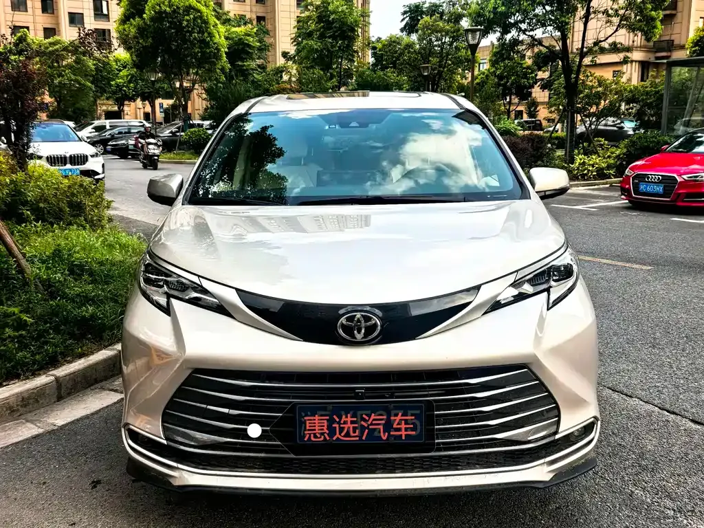 Toyota Sienna 2025 из CN, фото 10