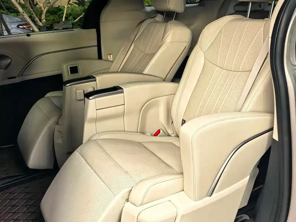 Toyota Sienna 2025 из CN, фото 6