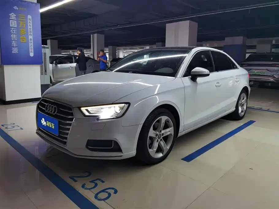 Audi A3 — фото 1