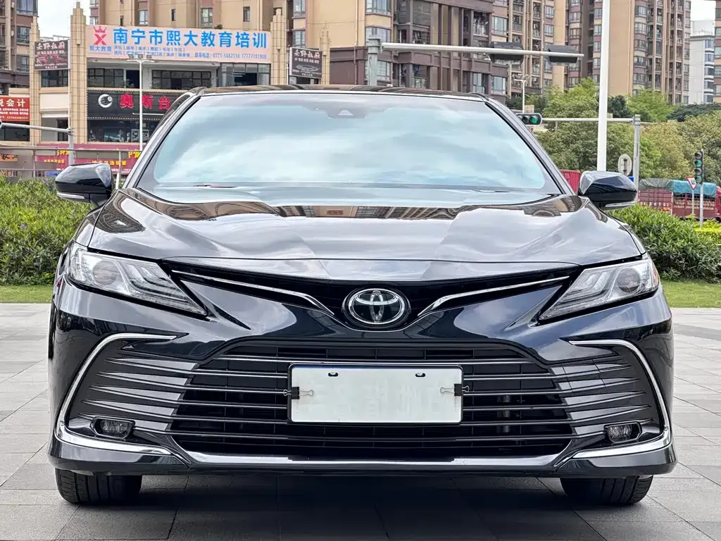Toyota Camry — фото 7