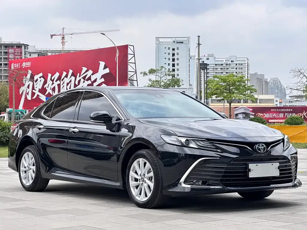 Toyota Camry — фото 4