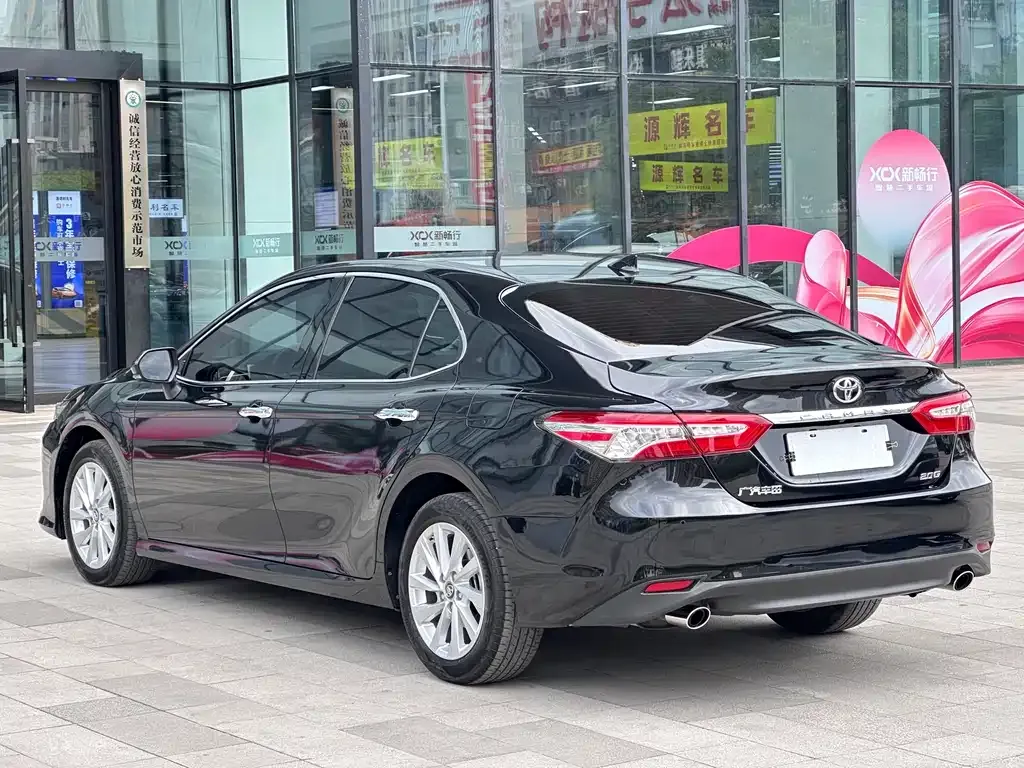 Toyota Camry — фото 6