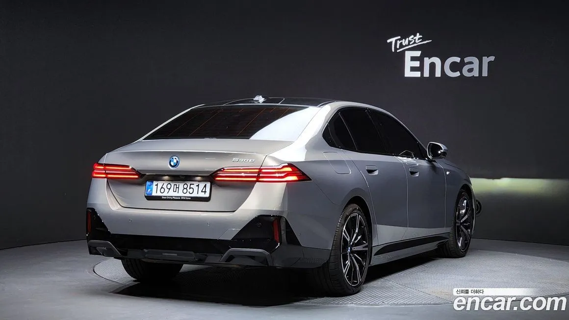 BMW 5-Series 2025 из KR, фото 8