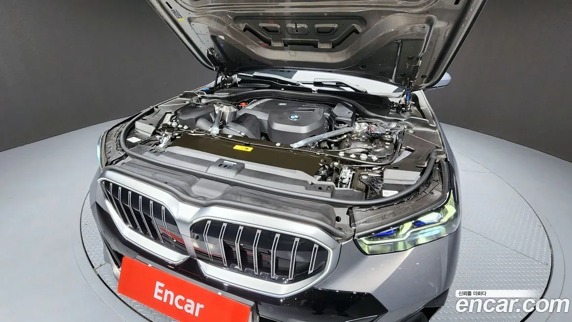 BMW 5-Series 2025 из KR, фото 9