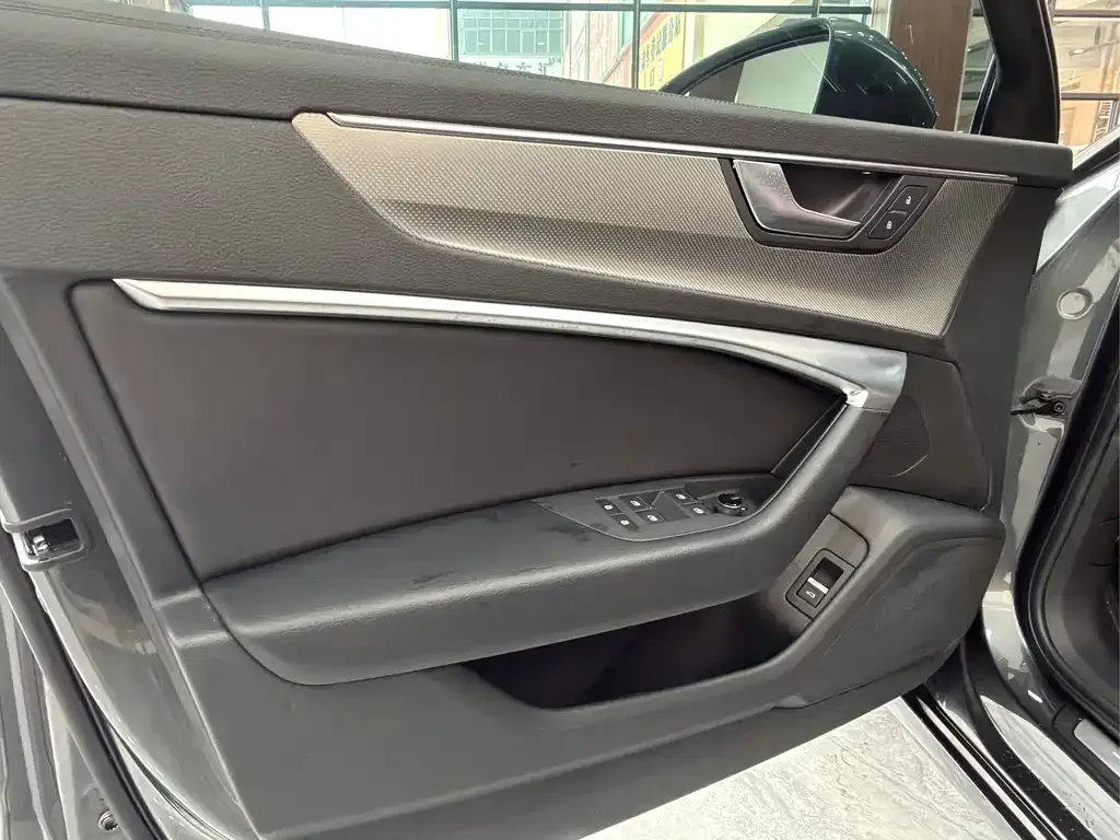 Audi A6L 2022 из CN, фото 6
