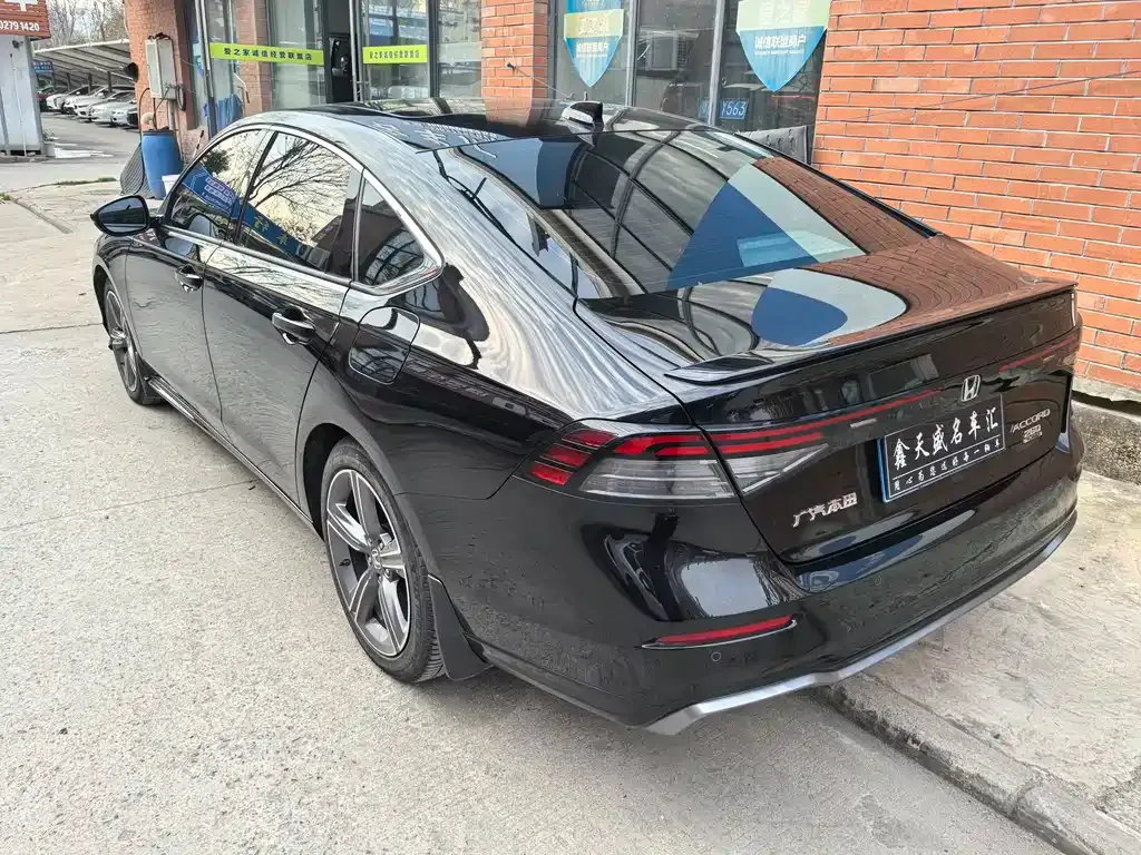 Honda Accord — фото 9